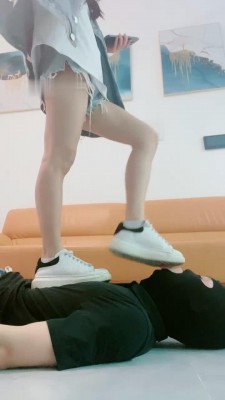 图片[4]_【甜一】小白鞋碾狗爪/踩跺鞋底擦舌头/深喉插出血【完整版】_HD绳艺资源