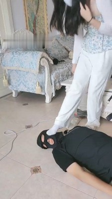 图片[7]_【夏夏呀】双S-藤条抽/骑马/白袜肉丝脚踩【双视角版】 bf31384_HD绳艺资源