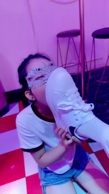 图片[3]_【爱神】KTV母畜-舔小白鞋白袜/吃呕吐物_HD绳艺资源