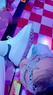 图片[5]_【爱神】KTV母畜-舔小白鞋白袜/吃呕吐物_HD绳艺资源