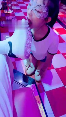 图片[8]_【爱神】KTV母畜-舔小白鞋白袜/吃呕吐物_HD绳艺资源