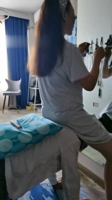 臭丝脚POV【贝琳】无处安放的脚 穿了一星期的袜子 又酸又臭又痒 YC-220906-7