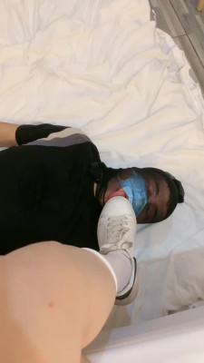 娇娇美脚深喉