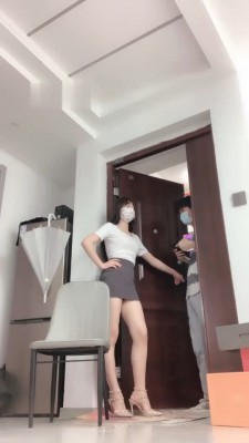 【樱子大人】快递小哥取原味被虐_HD绳艺资源