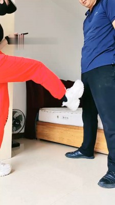 图片[6]_【郡主大人】小白鞋-提档/全体重踩踏/人体鞋刷【双视角版】_HD绳艺资源