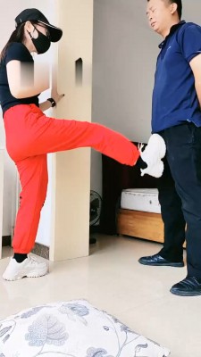 图片[8]_【郡主大人】小白鞋-提档/全体重踩踏/人体鞋刷【双视角版】_HD绳艺资源