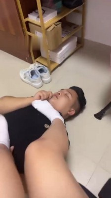 图片[4]_【雯雯】被学生妹虐-白袜踩/揪耳朵/sp/踩狗爪【双视角版】_HD绳艺资源