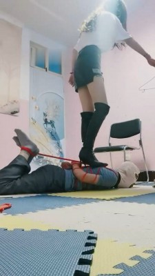 图片[2]_【软糖】骑马胯下辱/长靴踩踏/五花大绑_HD绳艺资源