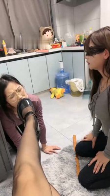 图片[5]_【橙宝】双母畜争宠-戒尺责罚/互相踢踹耳光_HD绳艺资源