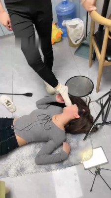 图片[8]_【橙宝】双母畜争宠-戒尺责罚/互相踢踹耳光_HD绳艺资源