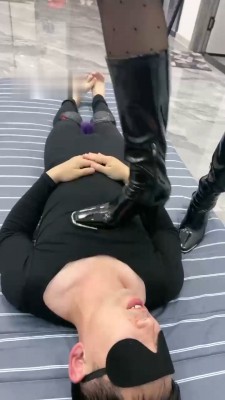 图片[3]_【七月大人】开发咖啡店小哥做M-茶几深喉/舔脚训练/骑马_HD绳艺资源