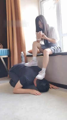 图片[4]_【米噢】运动鞋白袜全体重踩地毯_HD绳艺资源