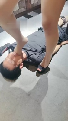 图片[4]_【魔鬼天使】爆踩脖子/深喉/脚耳光_HD绳艺资源