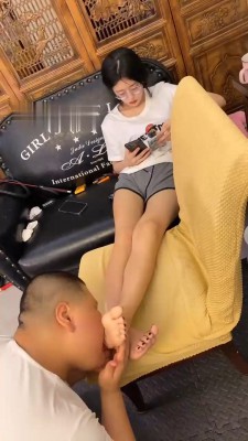 图片[4]_【琳嘉】裸足狂舔/喝圣水_HD绳艺资源