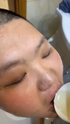 图片[8]_【琳嘉】裸足狂舔/喝圣水_HD绳艺资源