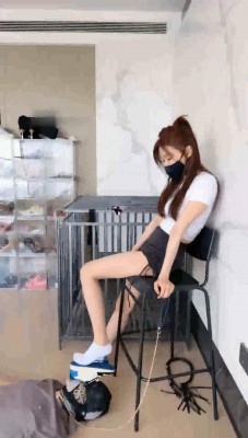 图片[4]_【美美子】运动女神AJ高跟虐家奴-骑马训练/闻臭鞋/裸足喂酸奶_HD绳艺资源