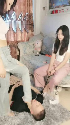 图片[5]_【夏夏呀】3主对1奴-闻白袜脚/踩踏/骑马棒抽/碾狗脸【双视角版】_HD绳艺资源