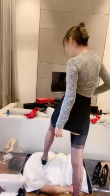 图片[7]_【宇婉莹】高跟鞋控必看-多双高跟全体重踩踏_HD绳艺资源