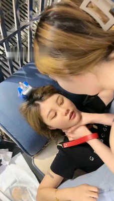 图片[10]_【领主老大】开发女同学做狗-跪舔高跟凉鞋/插嘴/转胯/掐脖窒息_HD绳艺资源