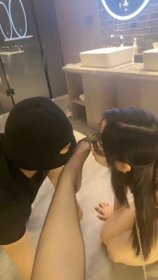 【W.K.T】—绾儿同老师教育贱狗 YC-220926-3