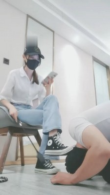 【婉慈Icon】初九蓝色丝袜运动鞋调教 TTTIO-220930