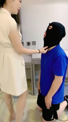 图片[2]_【蜜糖情侣】骑马/鞋跟踩狗舌/肉丝脚插嘴闻舔/耳光_HD绳艺资源