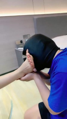 图片[8]_【蜜糖情侣】骑马/鞋跟踩狗舌/肉丝脚插嘴闻舔/耳光_HD绳艺资源