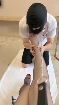 图片[7]_【安主】喂口水脚踩喂食/黑丝高跟闻舔/喝圣水/踩狗头_HD绳艺资源