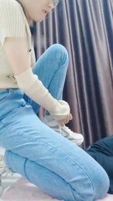 图片[5]_【羌爷】原味白袜裸足闻舔/运动鞋踩踏_HD绳艺资源