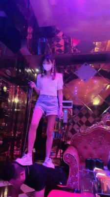 图片[9]_【禾未】KTV双女神调-骑马踩踏/舔鞋底/闻臭袜脚【三视角完整版】_HD绳艺资源