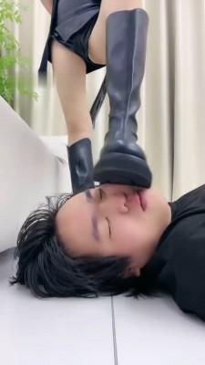 图片[7]_【cc.s】往死里虐狗-长靴踩踏/腿绞/舔脏鞋底_HD绳艺资源