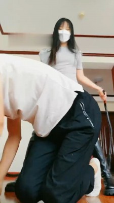 图片[2]_【悦主大大】长靴踩/抽耳光/转胯训练/吐口水/喝圣水/恋足舔_HD绳艺资源