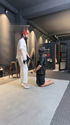 图片[2]_【冰诺】囚禁狗笼/抽耳光/全体重踩踏_HD绳艺资源