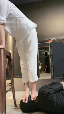 图片[9]_【冰诺】囚禁狗笼/抽耳光/全体重踩踏_HD绳艺资源