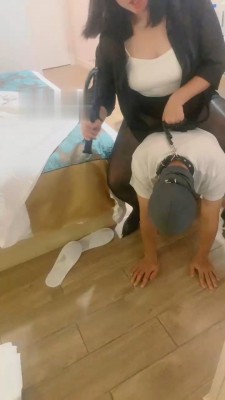 图片[8]_【小御】继母黑丝-骑马转胯踩踏_HD绳艺资源