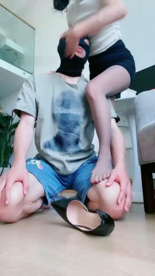 图片[4]_【甜一】臀诱-窗台舔高跟/黑丝脚插嘴/坐垫虐乳_HD绳艺资源