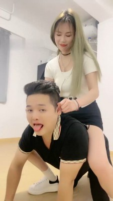 图片[9]_【辣妈】双S-黑丝白袜踩踏/当脚垫/骑马/揪耳朵_HD绳艺资源