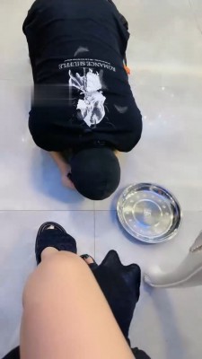 图片[3]_【初见】圈养家奴伺候主人吃饭/被棍棒暴躁_HD绳艺资源