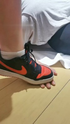 图片[6]_【酒酿丸子】掐乳揪耳朵/运动鞋白袜全体重踩踏_HD绳艺资源