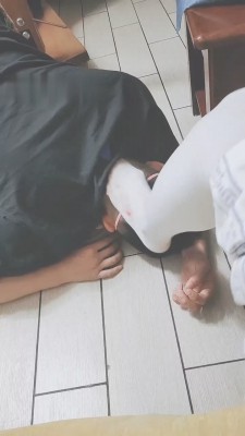 图片[4]_【花祖宗】闻舔超脏运动鞋/丝袜裸足恋足_HD绳艺资源