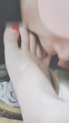 图片[6]_【花祖宗】闻舔超脏运动鞋/丝袜裸足恋足_HD绳艺资源