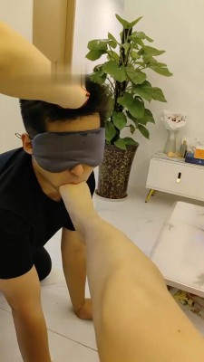 图片[11]_【萝莉糖糖】双S-骑马转胯/踩踏/掐乳/插嘴脚喂食【双视角版】_HD绳艺资源