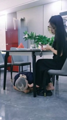 图片[5]_【幽魅】双S-桌下伺候主人用餐_HD绳艺资源