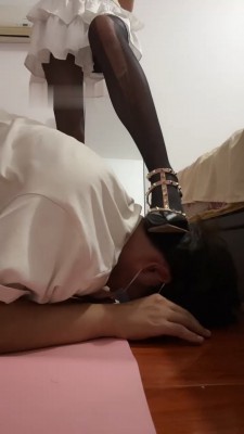 图片[11]_【supp】铆钉高跟黑丝碾压踩_HD绳艺资源