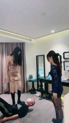 图片[7]_【宫雪大人】双S皮靴高难度挑战踢踹/全体重踩踏踩头/踢裆【双视角版】_HD绳艺资源