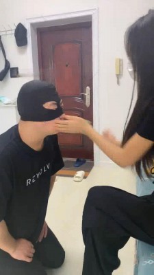 图片[4]_【精神小妹】踩手窒息+花式耳光_HD绳艺资源