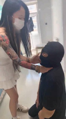 图片[5]_【精神小妹】踩手窒息+花式耳光_HD绳艺资源