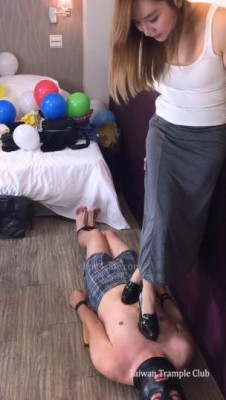 图片[10]_【台湾踩踏俱乐部】台湾踩踏俱乐部 高跟鞋长靴下的颤栗！_HD绳艺资源