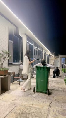 图片[2]_【沅芷大人】把狗囚禁在垃圾桶里_HD绳艺资源