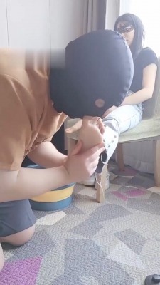 图片[6]_【昆山三寸】小白鞋船袜气味羞辱/踩踏喂食_HD绳艺资源